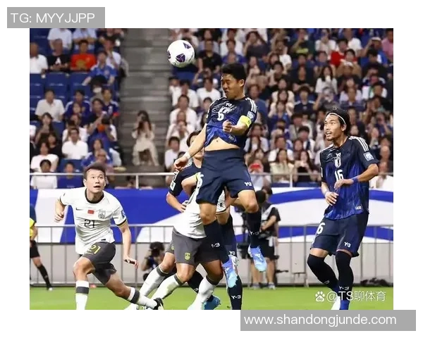 足球场上被狠狠揍的球星是谁 他经历了怎样的痛苦时刻