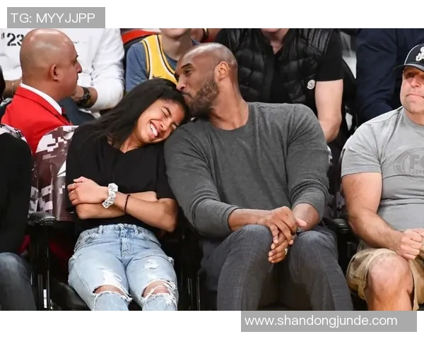 足球队3号球星的传奇故事与背后未为人知的奋斗历程